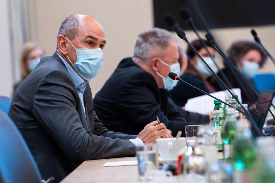 Vlada razpravlja o epidemiološki situaciji | Avtor: Vlada RS