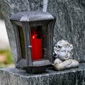 pokopališče grob angelček sveča