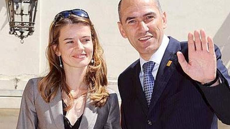 Urška Bačovnik in Janez Janša