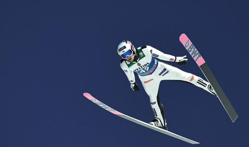 Nov šok! Zajca zaradi treh, zmagovalca turneje tokrat zaradi dveh milimetrov!