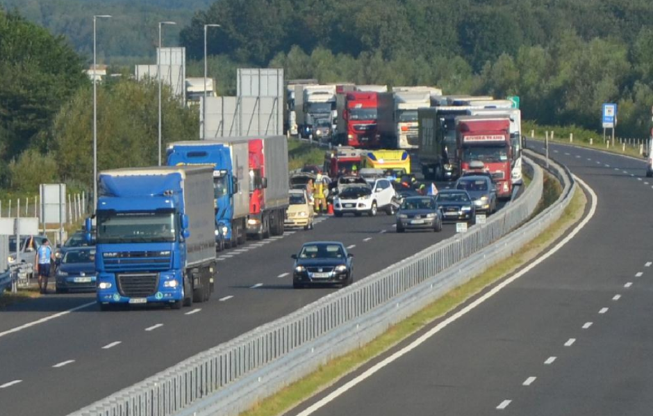 Prometna nesreča na avtocesti med Pincami in Lendavo | Avtor: sobotainfo.com
