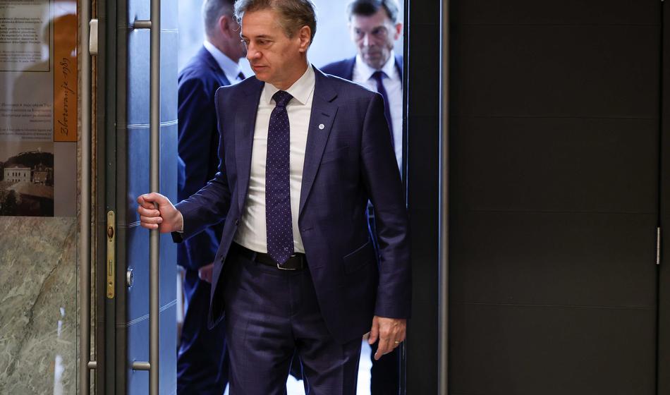 "Danes po treh dneh mi pride na misel ena sama beseda in to je prevara"