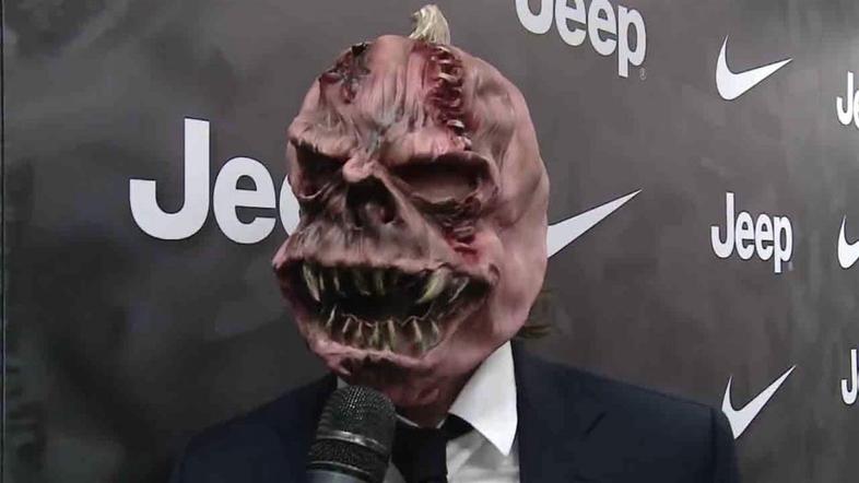 Pirlo maska Juventus intervju izjava mikrofon halloween noč čarovnic