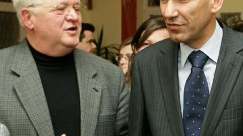 Janša je obiskal terapevtsko komuno za pomoč odvisnikom.