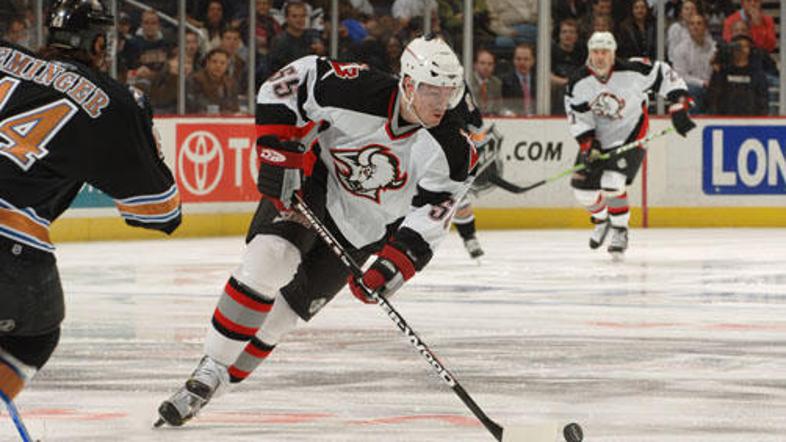 Nemec Jochen Hecht je za osmo zmago Washingtona dosegel dva zadetka in prispeval