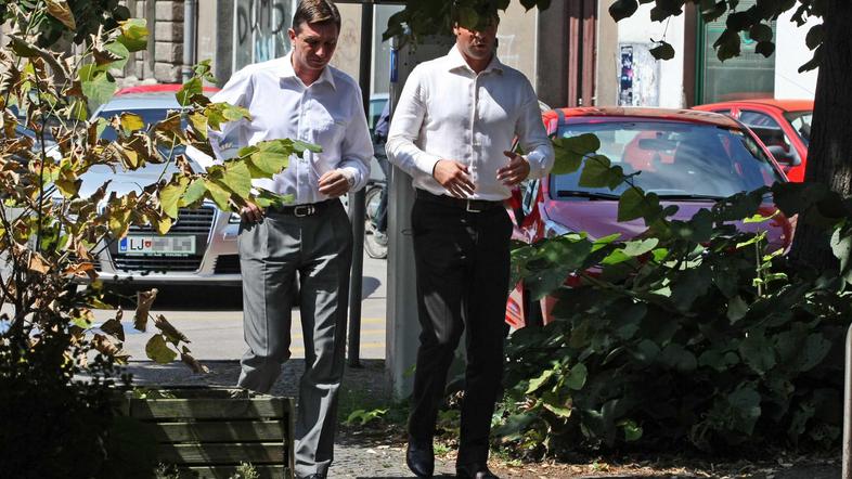 Poleti si je premier poškodoval zapestje. (Foto: Saša Despot)